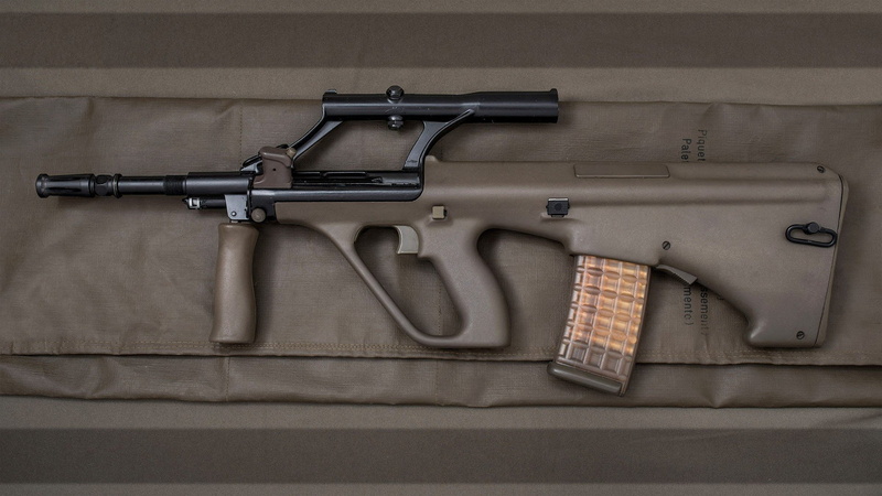 violence, gun, aggression, government, warning sign, military, handgun, studio shot, protection, weapon, rifle, law, crime, machine gun, sign, automatic