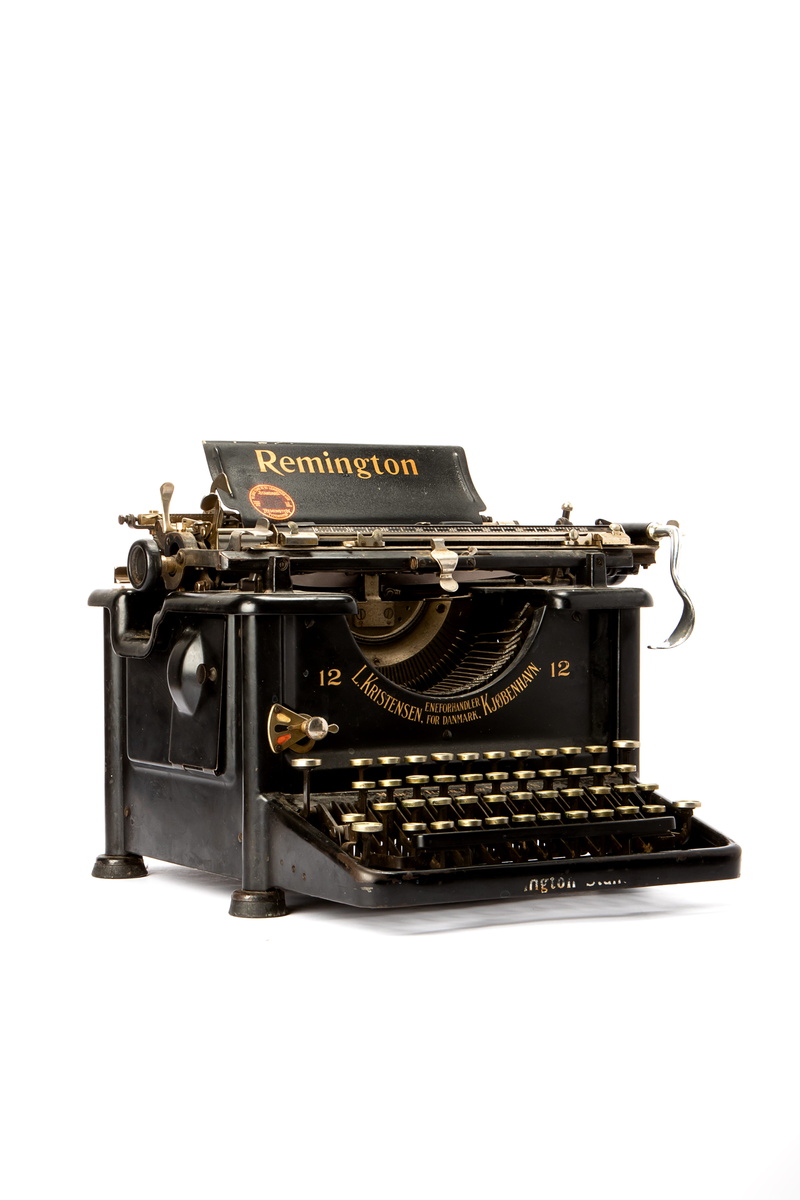 old, communication, single object, 5K, typewriter, analog, still life, indoors, studio shot, vintage, antique, classic, cut out, remington, technology