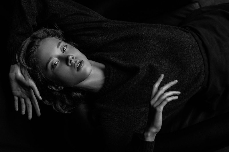dark, 720P, model, Aleksey Trifonov, portrait, women, hands