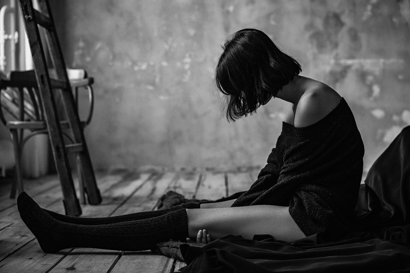 Aleksey Trifonov, on the floor, women, 720P, monochrome, model, sitting