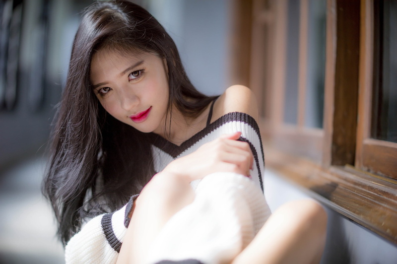 long hair, smiling, headshot, hairstyle, brown hair, brunette, Asian, girls, portrait, lifestyles, front view, beautiful woman, women, teenager, leisure activity