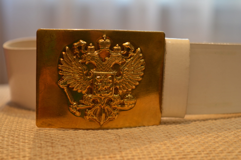 no people, Plaque, gold, the past, single object, history, Belt, belief, luxury, indoors, close-up, Shape, wealth, 5K, architecture, Coat, gold colored