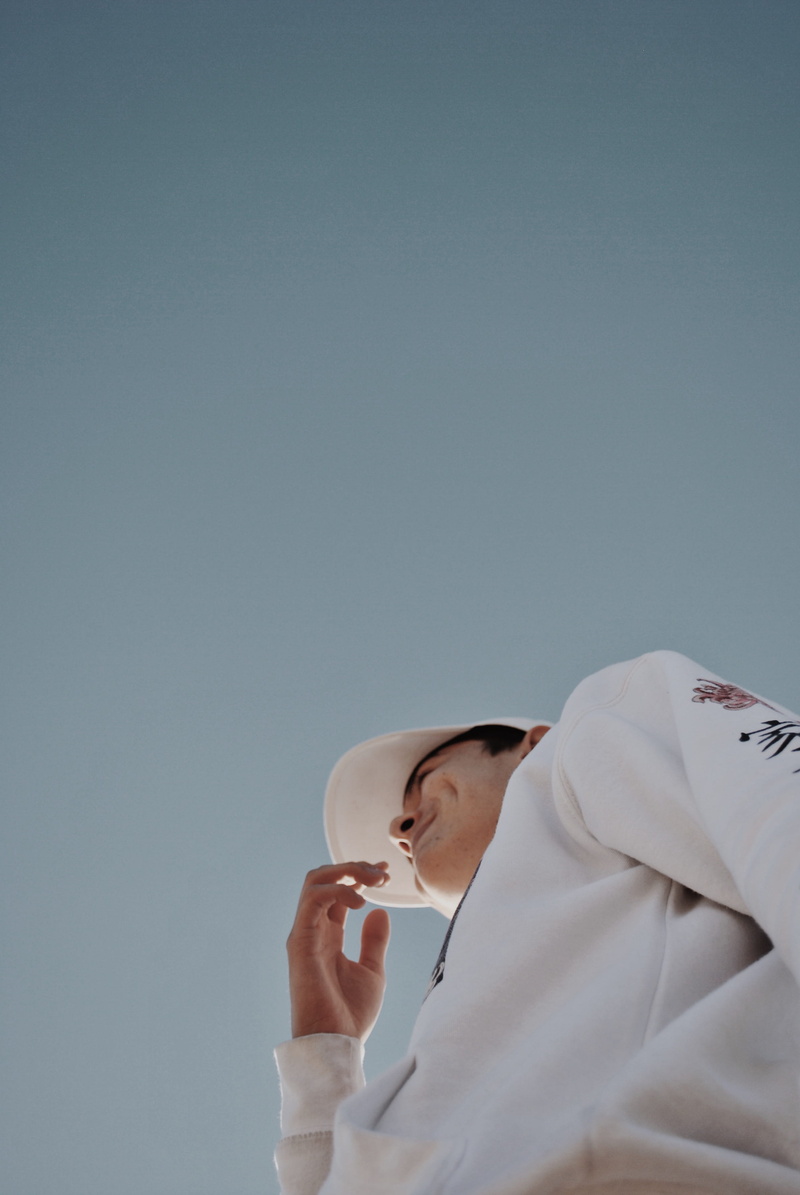 bird, looking, shirt, wearing, adult, cap, martial arts, priest, head, judo, buzzard, day, sky, real people, accessory, accessories, males, sport, dress shirt
