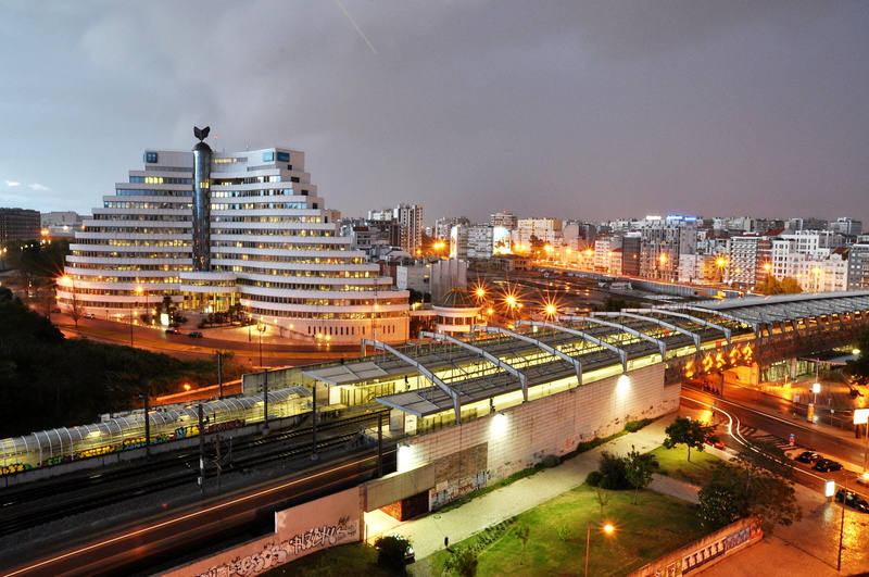city, long exposure, building exterior, built structure, water, night, cityscape, lisbon, light, city life, 1080P, transportation, no people, portugal