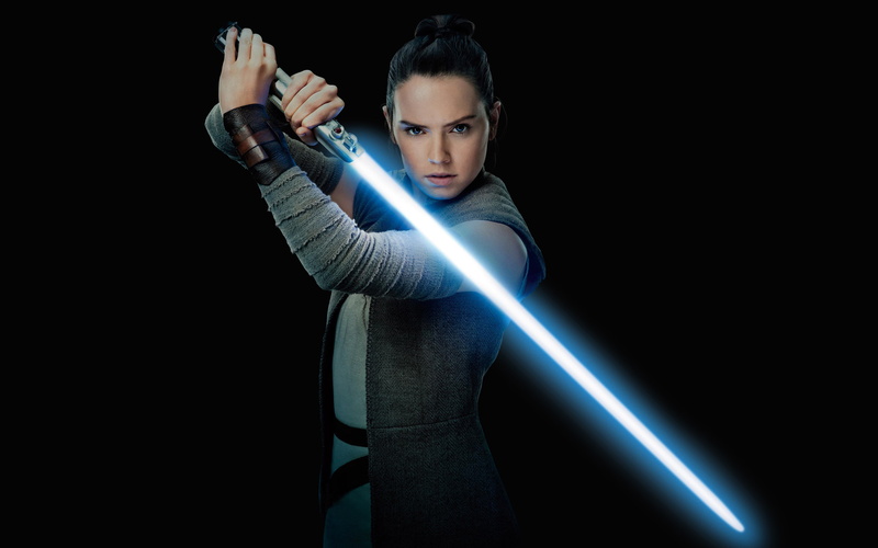 fiction, the lightsaber, Daisy Ridley, black background, 2K, sword, poster, weapons, pose, Star Wars: The Last Jedi