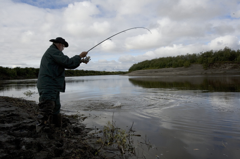 fishing, males, beauty in nature, one person, cloud - sky, nature, one man only, river, sky, leisure, lake, Fisherman, mid adult, Angler, sport, rod, lifestyles