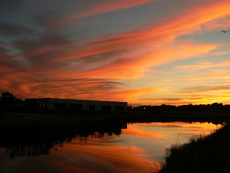 1080P, clouds, landscape, reflection, no people, built structure, cloud - sky, architecture, twilight, sunlight, evening, scenic, sky, dusk, plant, nature