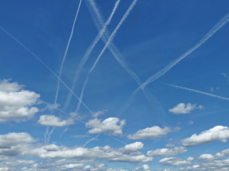 cloudscape, full frame, cross shape, stelae, no people, blue, white color, nature, heaven, backgrounds, scenics - nature, chemtrails, 4K, tranquility