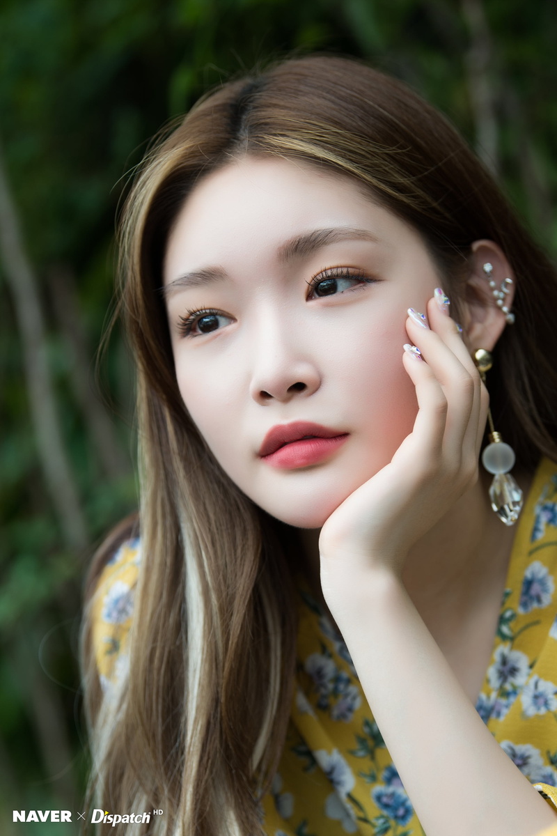 Chungha, close-up, Asian, hair, portrait, looking at camera, teenager, adult, young adult, human face, K-pop, long hair, hairstyle, straight hair, contemplation