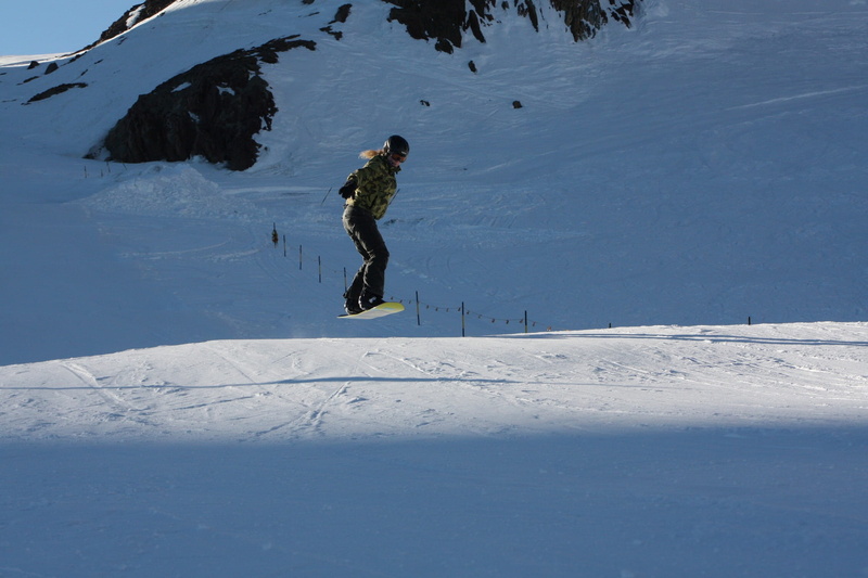 sport, full length, Snowboard, one person, winter, dom, Snowboarding, alpine, cold temperature, deep snow, dream day, 1080P, sports equipment, mountain
