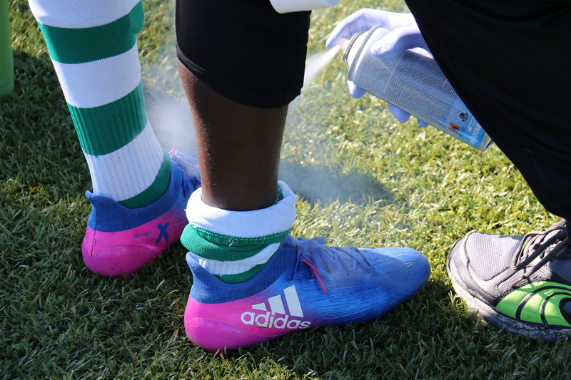 human Foot, sock, sports Training, low section, plant, leisure activity, standing, shoe, 5K, injured, body part, Football, Lesion, lack, nature, land