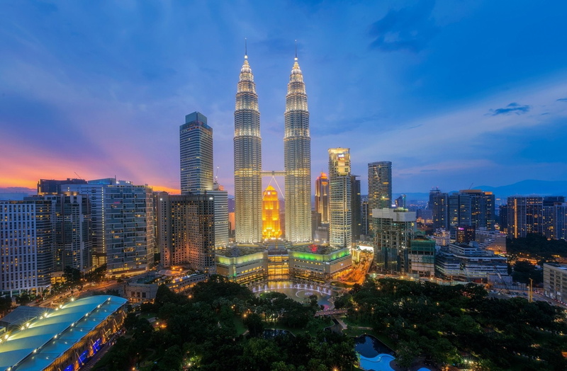 Kuala Lumpur, Petronas Towers, 1080P, Cities, Malaysia, Skyscraper, Night, Building, City