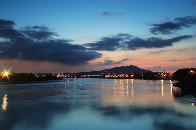 nature, f/2, view, sunset, Leica, water, body of water, near, lights, 1080P, sky, dusk, 35mm, city lights, outdoors, Summicron, reflection, e, mountain