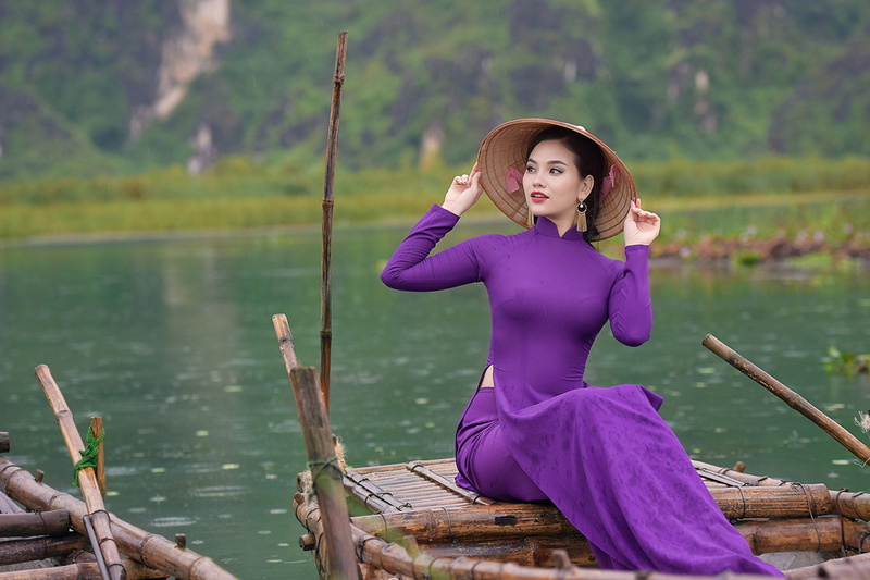 model, straw hat, depth of field, boat, violet dress, 1080P, traditional clothing, Asian, black hair, long hair, river, women