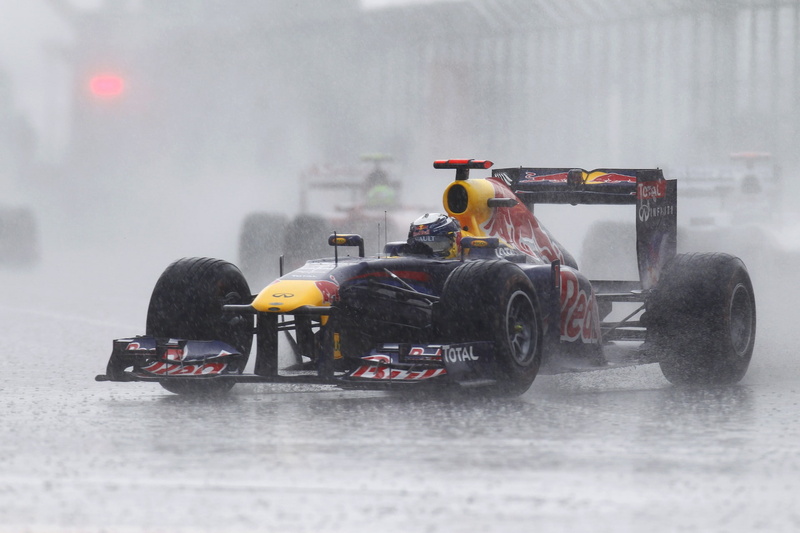 motion, rain, bull, road, rb, men, people, transportation, f, mode of transportation, day, land vehicle, car, red, real people, speed, sport, competition