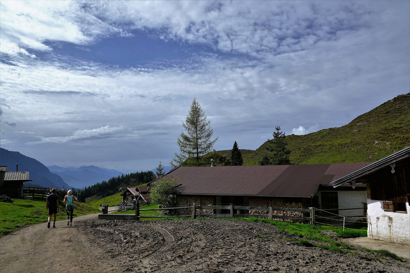 mountain, clouds, almabtrieb, beauty in nature, cloud - sky, grass, forest, built structure, salzburg country, vegan, landscape, kitzbühel, architecture
