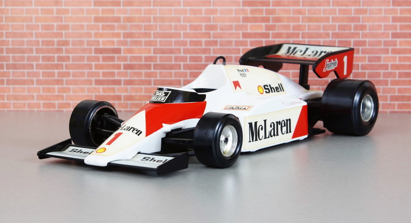 car, wall, brick wall, fast, automotive, model, pkw, competitive sport, model car, track and field, formula 1, toys, auto, sports race, success, communication