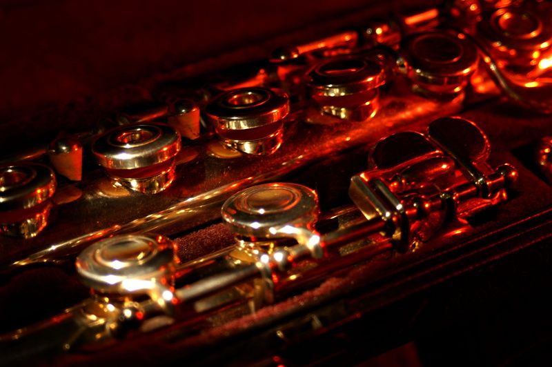 brass instrument, 2K, no people, ring valve, metal, reflection, close-up, music, indoors, old-fashioned, Disassembled, musical equipment, in a row, jazz music