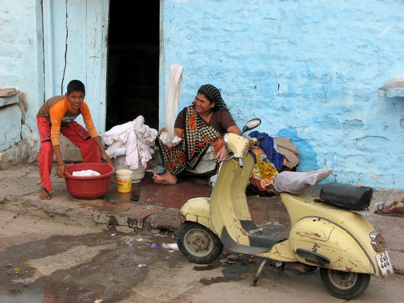 people, wash, scooter retro, women, transportation, men, young men, old scooter, casual clothing, real people, lifestyles, city, family, help, cleaning