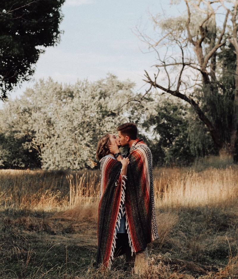 love, woman, field, two people, kiss, man, romance, near, blanket, young women, grass, warm clothing, positive emotion, couple - relationship, bare, photo