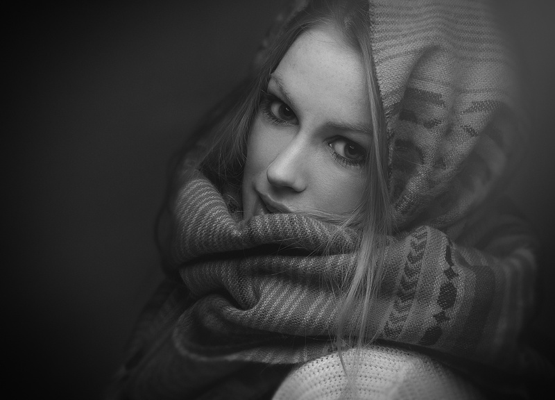 textile, women, winter, clothing, headshot, hairstyle, one person, contemplation, adult, 4K, portrait, teenager, beauty, emotion, artistic, sweater, indoors