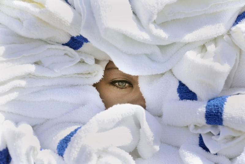 headshot, warm clothing, leisure activity, snow, full frame, real people, cold temperature, towel, white color, human body part, front view, women, 720P
