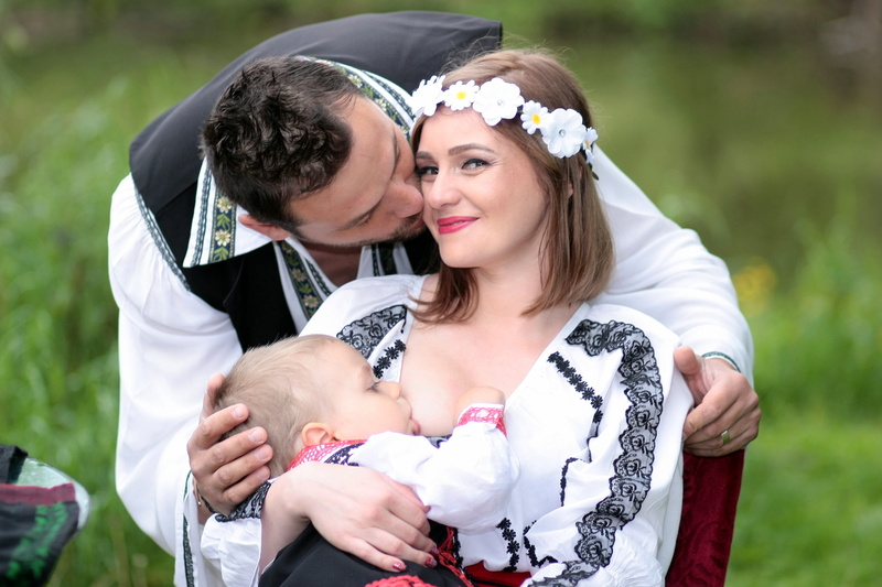 young, bonding, two people, sitting, man, hug, 2K, outdoors, men, women, baby, breastfeeding, adult, kissing, togetherness, woman, care, positive emotion