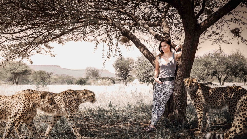 young adult, real people, beautiful woman, outdoors, mammal, 1080P, tree, brunette, one person, standing, portrait, cheetahs, young women, lifestyles