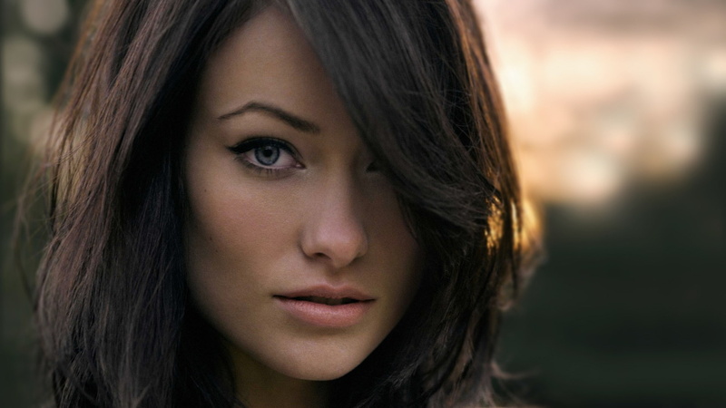 sideways glance, focus on foreground, portrait, emotion, human body part, beauty, 1080P, close-up, human face, serious, body part, brown hair, hair, headshot