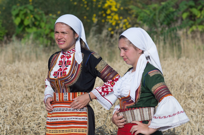 healthy, positive emotion, day, outdoors, young women, people, land, young adult, rural scene, heterosexual couple, 5K, togetherness, sun, sarafovo, national