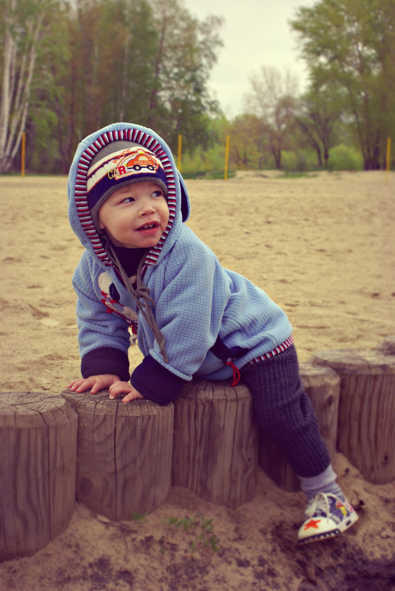 baby, child, warm clothing, men, clothing, females, one person, males, 4K, outdoors, leisure activity, beach, casual clothing, park, innocence, tree, land
