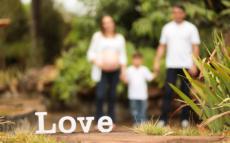 child, daughter, father, group of people, love, warm, 2K, men, focus on foreground, childhood, happiness, offspring, males, family, text, son, outdoors
