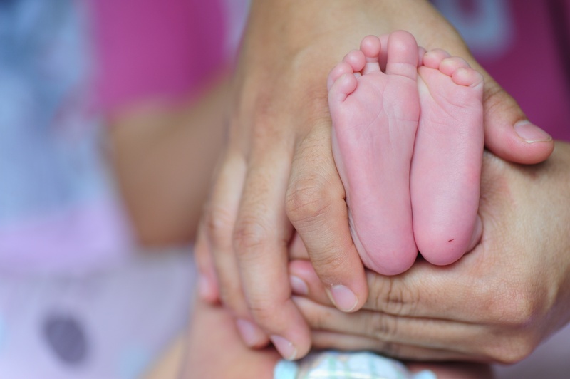 adult, love, childhood, 4K, two people, human foot, bonding, women, body part, cute, togetherness, feet, close-up, human hand, child, positive emotion
