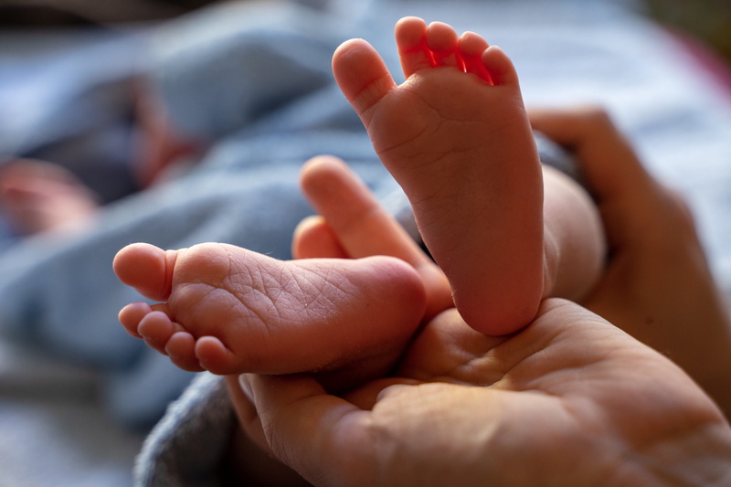 finger, close-up, people, 5K, parent, child, adult, human body part, barefoot, baby, baby photography, sweet, family, two people, childrens feet, feet