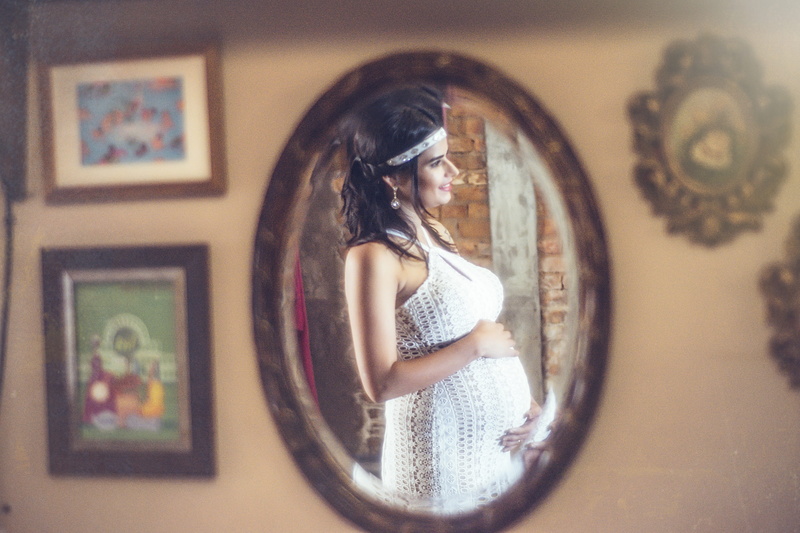 new life, adult, book pregnant, lifestyles, pictures pregnant, long hair, beautiful woman, 5K, retro, looking, breastfeeding, months, mom, focus on foreground