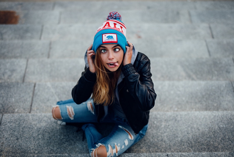 jeans, face, stairs, woolly hat, model, blue clothing, 1080P, open mouth, tongues, women, blue eyes, torn jeans, black, Marta Piekarz