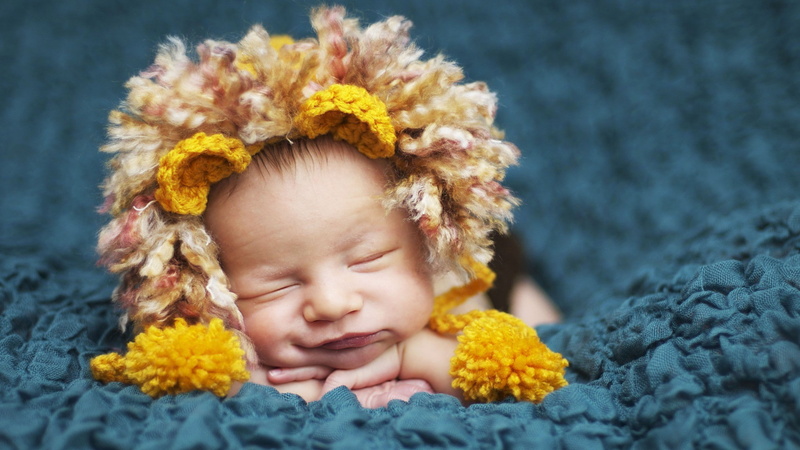 contemplation, one person, hat, baby, eyes closed, yellow, portrait, childhood, close-up, headshot, clothing, children, child, 1080P, nature, emotion