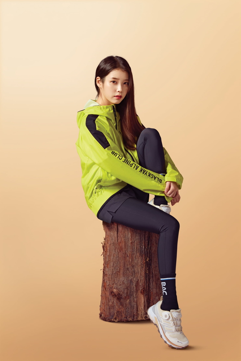 simple background, Asian, 1080P, IU, looking at viewer, K-pop