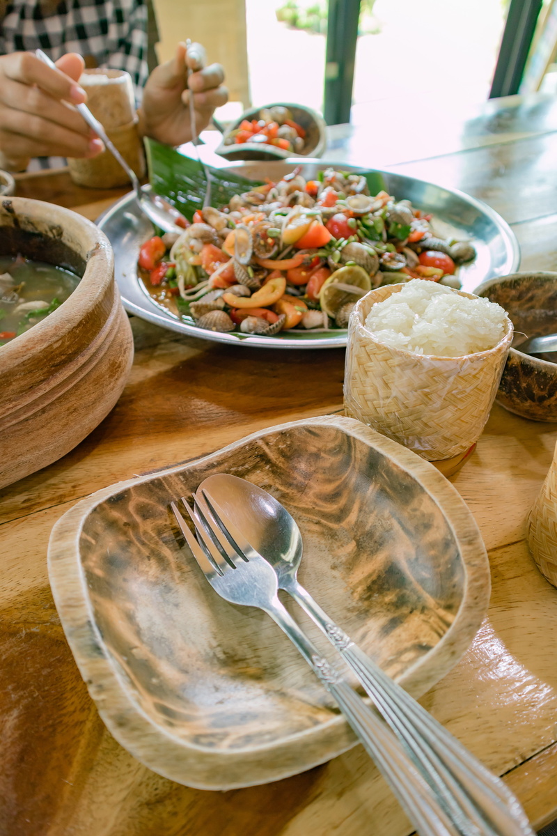 nature ware, sticky rice, freshness, the forest, spoon, glutinous rice, scrambled, dining table, rice, traditional, fork, thai food, atmosphere, kitchen utensil