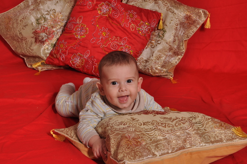 high angle view, indoors, portrait, emotion, looking at camera, childhood, bebe, child, cute, lifestyles, furniture, baby, front view, toddler, todler