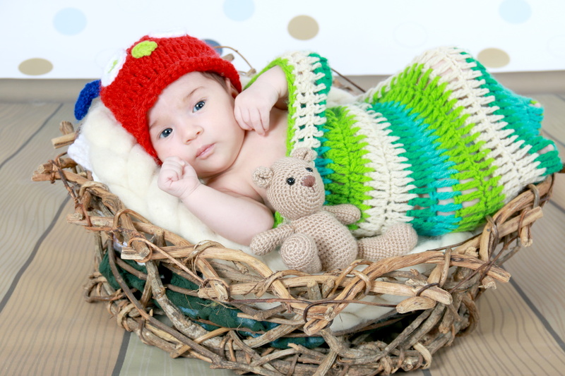 looking at camera, baby, princess, babies only, toy, young, one person, Child, linda, innocence, childhood, Cute, knit hat, babyhood, baby clothing, Girl