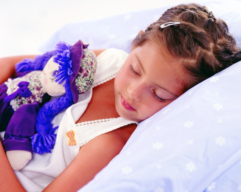Child, innocence, headshot, adult, eyes closed, females, bed, lying down, real people, Baby, Sleep, furniture, 720P, Princess, flower, lifestyles, relaxation