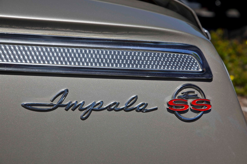 silver colored, 4K, western script, focus on foreground, communication, car, chevrolet impala ss, no people, sign, transportation, retro styled, message