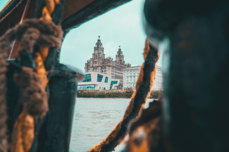 city, near, no people, tourism, outdoors, water, sky, building, great britain, government, place of worship, 5K, building exterior, hole, brown, canal