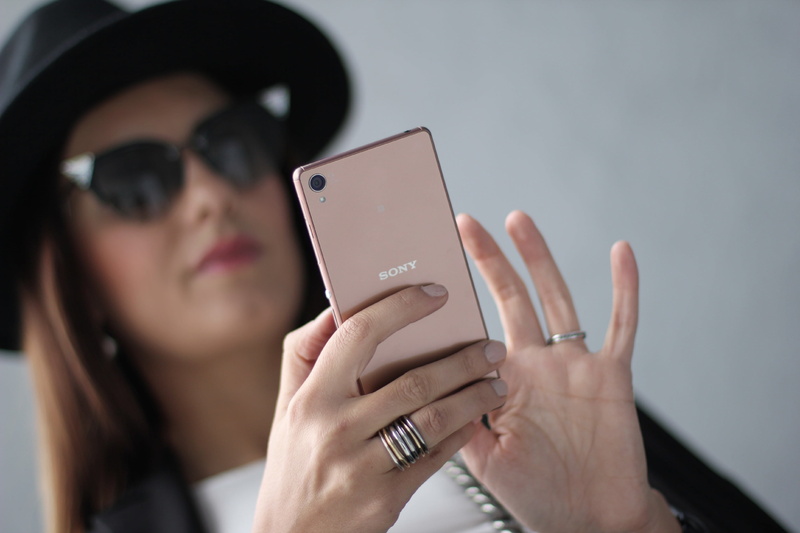 telephone, portrait, selfie, headshot, women, brown hair, one person, hat, fashion, smartphone, copper, sunglasses, rear panel, smart phone, adult, using phone