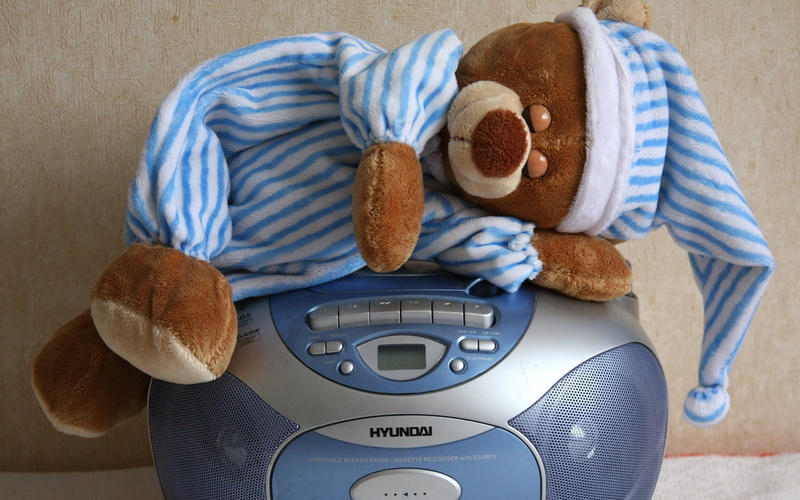 day, relaxation, close-up, lifestyles, single Object, technology, towel, equipment, bear, indoors, hyundai, 2K, toy, radio, still life, stuffed toy, tape recorder