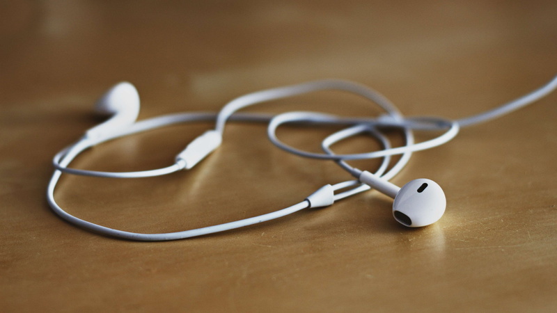 stethoscope, no people, technology, table, headphones, medical instrument, single object, head, earphones, photoshop, care, listening, apple, healthcare and medicine