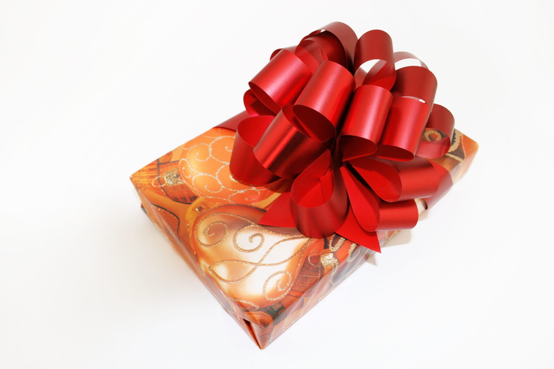red, wrapped, birthday, christmas, star, paper, no people, cut out, xmas, path, christmas present, surprise, box, clipping, emotion, bounty, crate, valentine