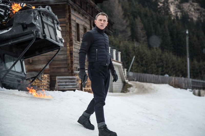 1080P, lifestyles, full length, one person, warm clothing, building exterior, Spectre (Movie), cold temperature, built structure, outdoors, leisure activity