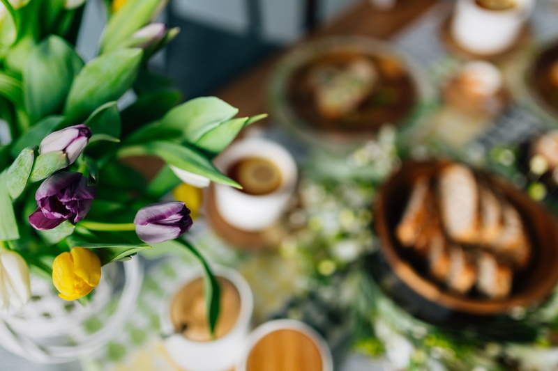 served, freshness, flower pot, tea with lemon, flower arrangement, selective focus, growth, wooden plate, cup of tea, flowering plant, no people, breakfast